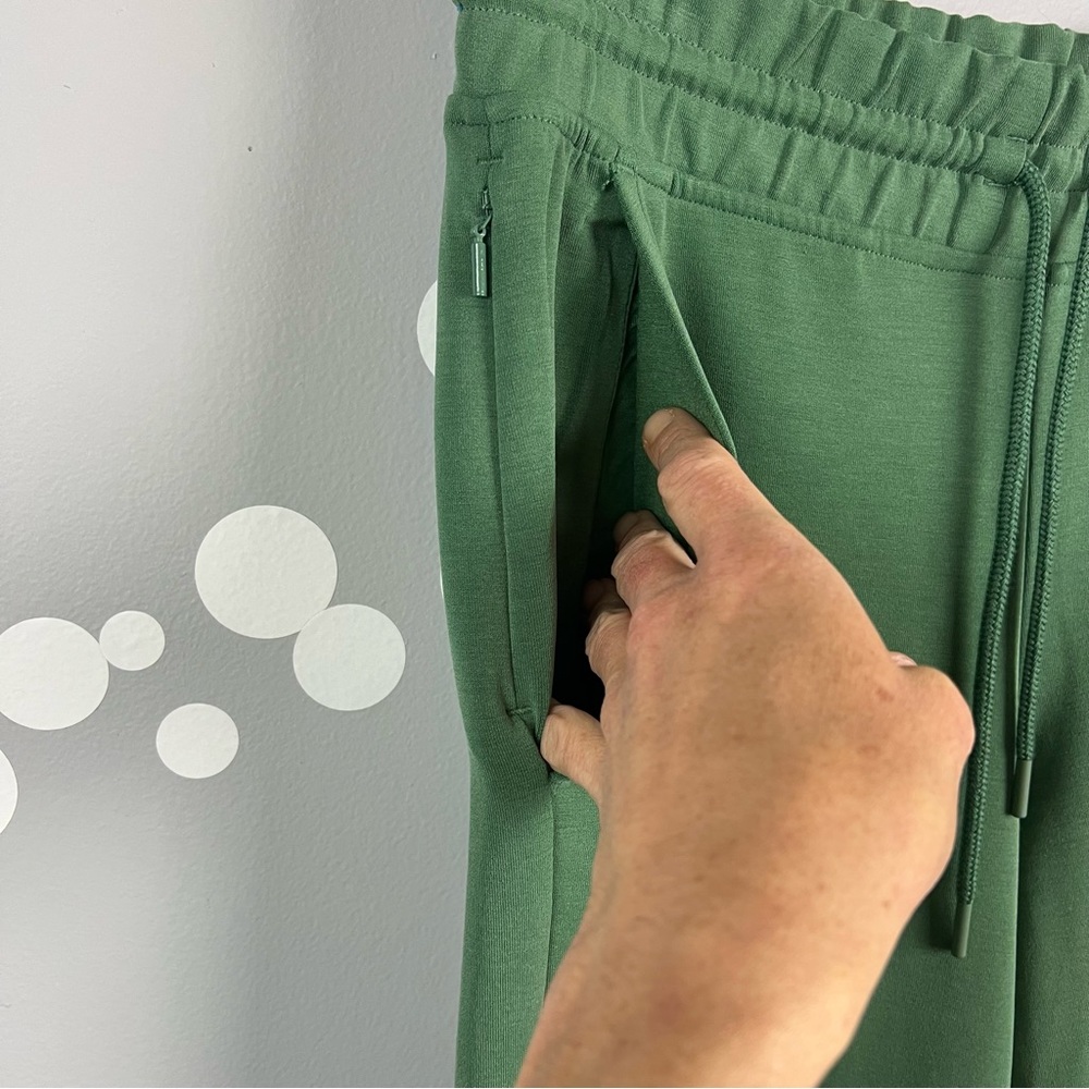 Athleta Green Cropped Wide-Leg Sweatpants - Picture 5 of 10